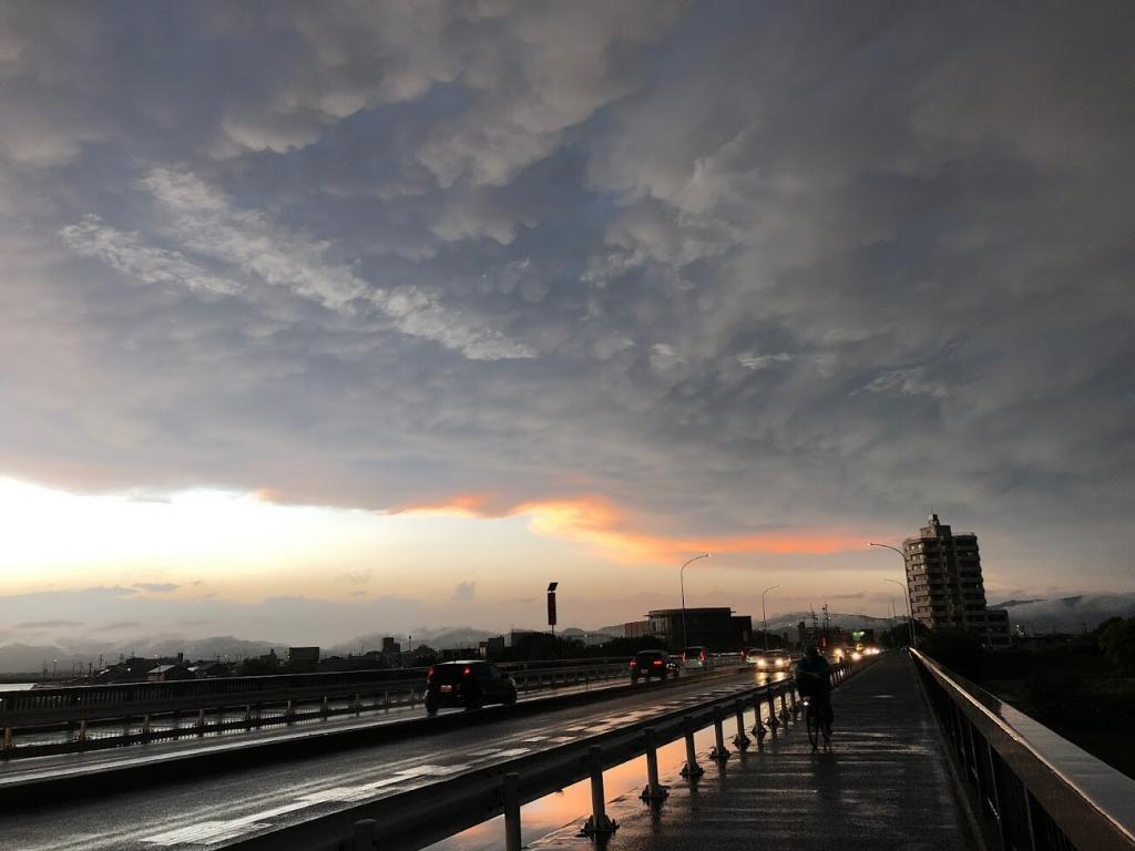 タクシーで貨物運送可能に