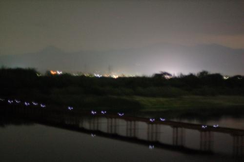 川島橋遍路小屋から夜の川島橋の風景