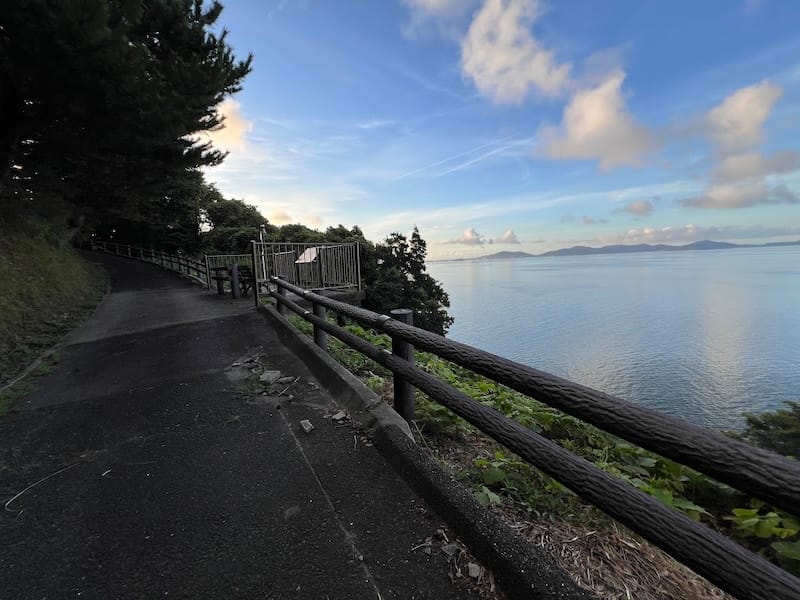 朝日が輝く丘 – 希望の鐘 – 西浦町