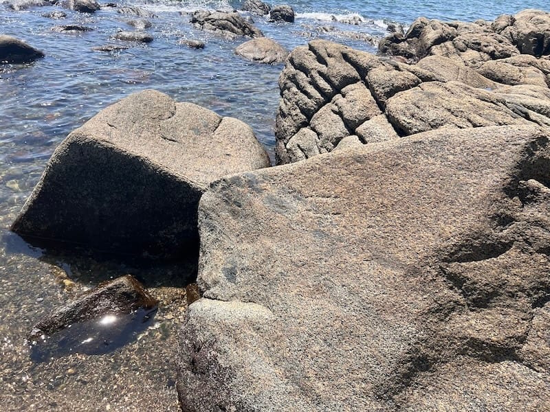 名古屋城石垣採石場跡 – 残石