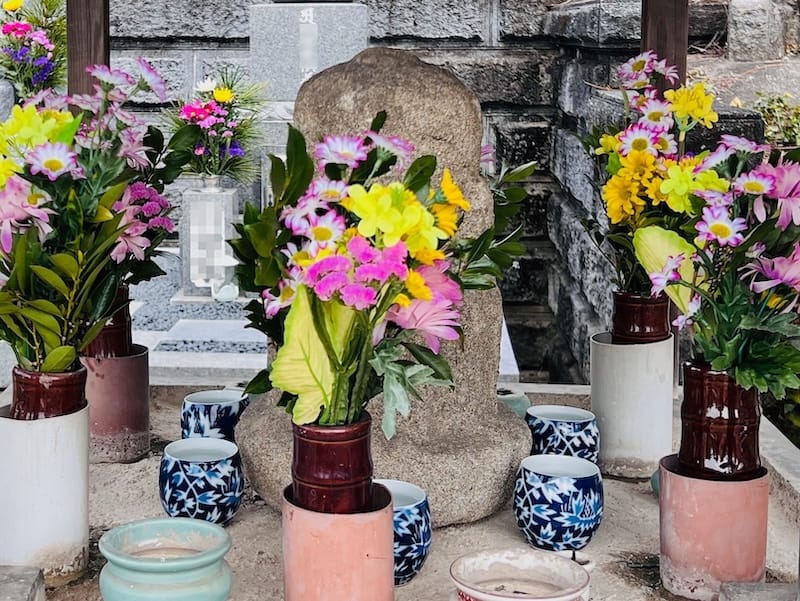 岡の六地蔵 – 人は死んでどこへ行きますか？