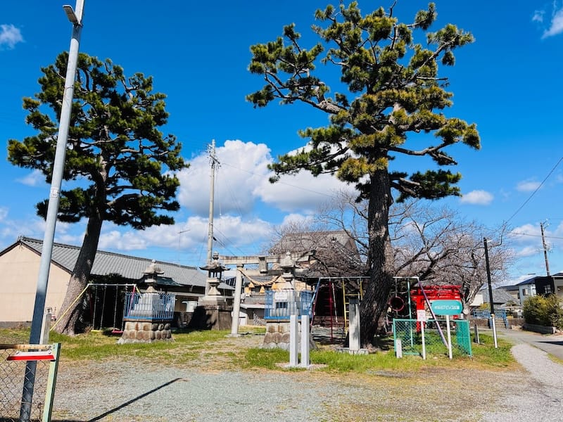 秋葉社と震災復興記念碑