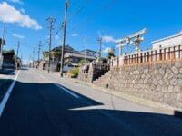 道路から見た形原の天王宮