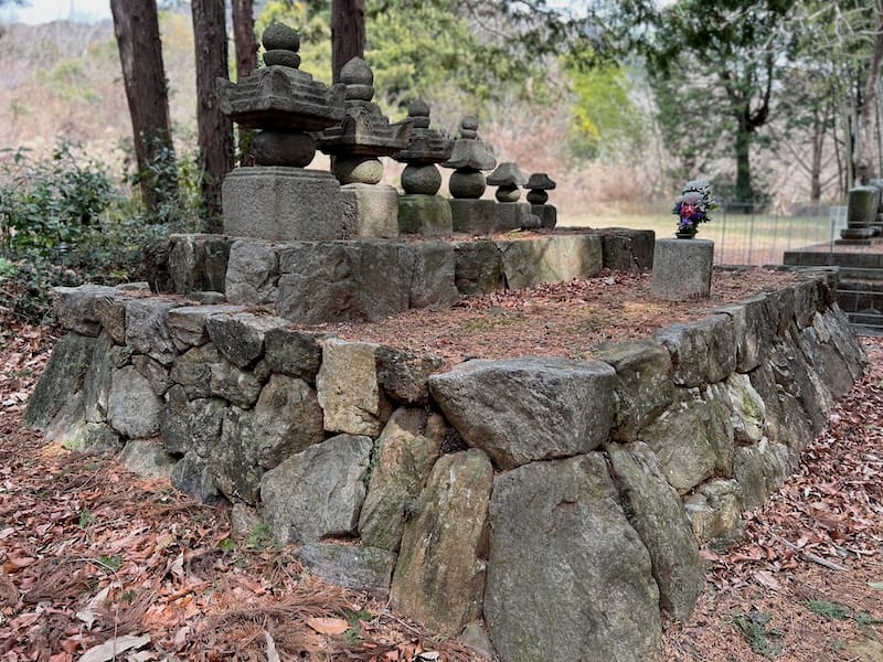 五井松平家の墓所