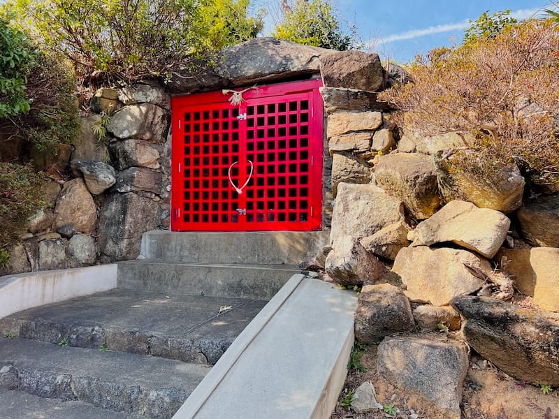 海蔵古墳 – 太子堂・稲荷社 – 形原町