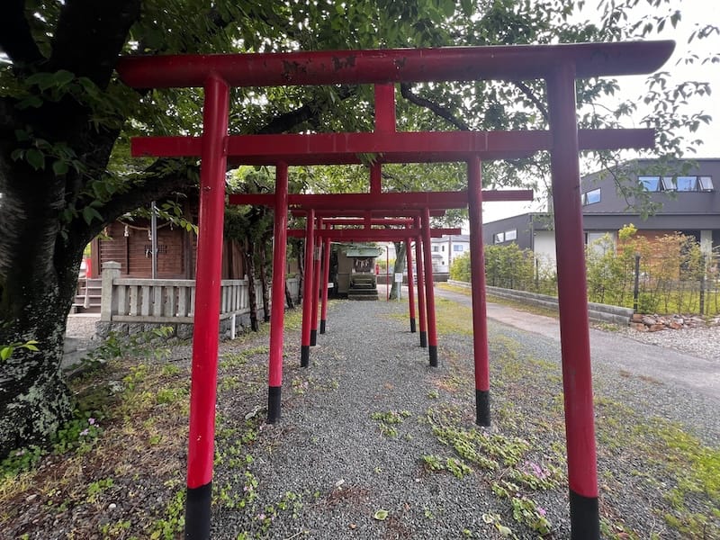 高月稲荷社　参道鳥居