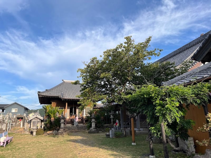 利生院　本堂と観音堂