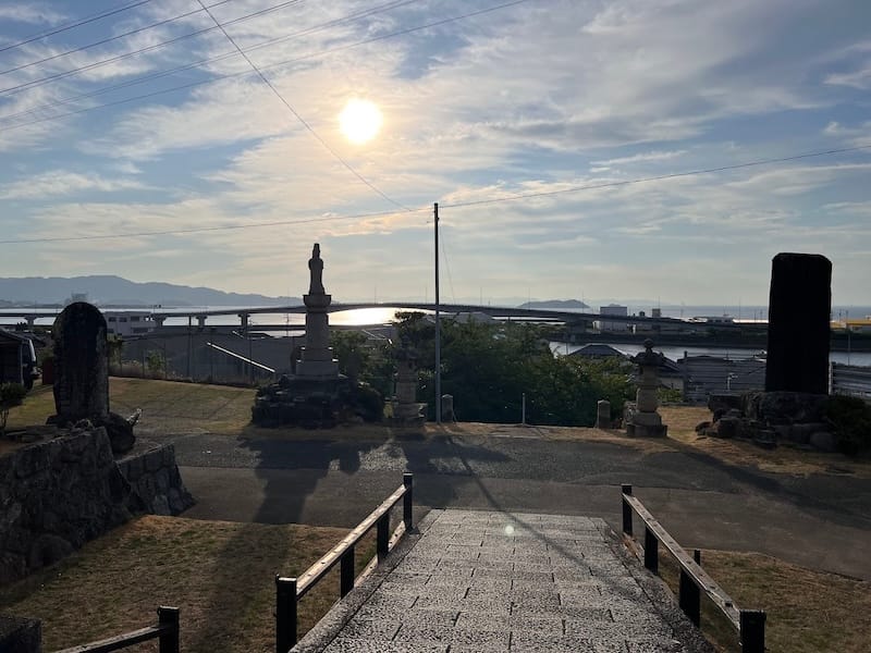 利生院境内からの形原港