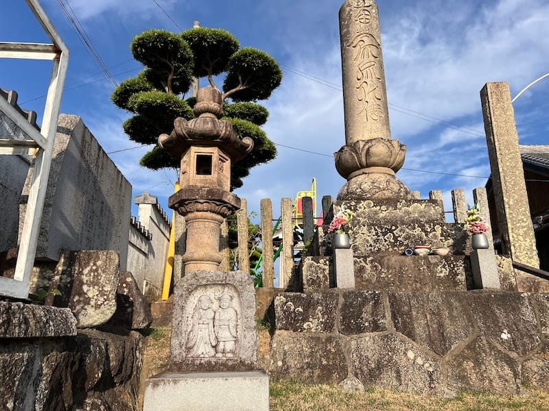 徳本上人名号碑