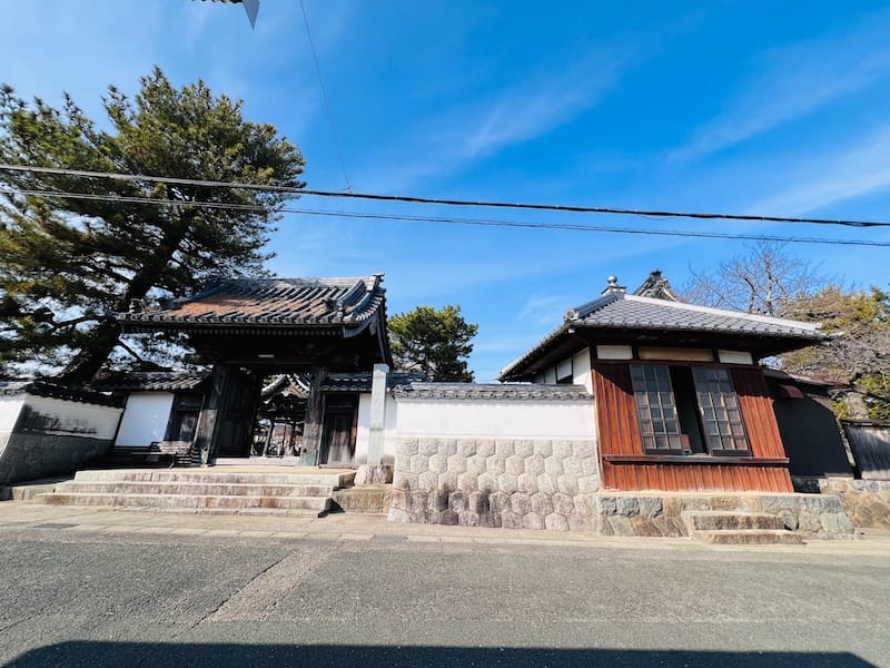 真如寺山門と地蔵堂