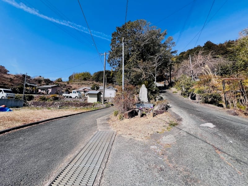 法信寺と正法寺の分かれ道　左が法信寺