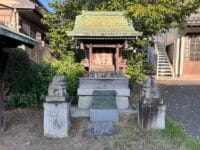 市場神　薬証寺境内