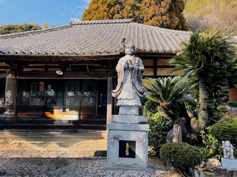 正法寺　本堂日蓮上人像