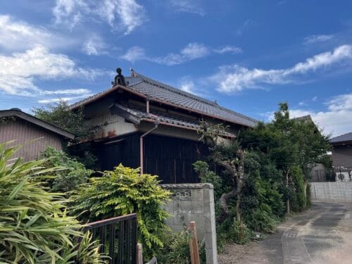 念仏寺 – 線路と国道の間に残される空間