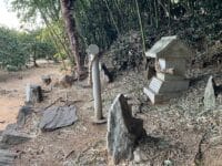 赤彦神社御陵　鳥居と祠