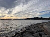 海陽西防波堤　防波堤から見える西浦半島からラグーナまでの眺望