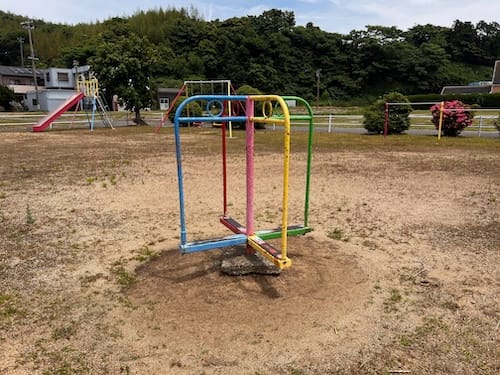 南明柄児童遊び場 回転遊具
