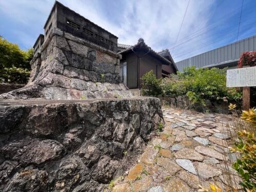 中島城址と中島常夜灯