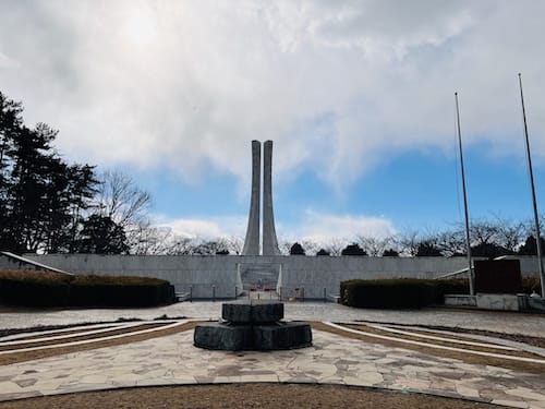 平和の塔と噴水