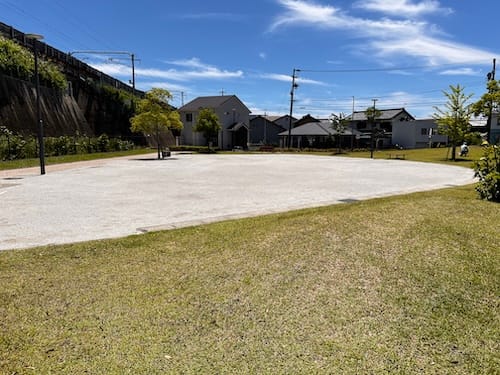五反田公園　三河湾のような土の広場