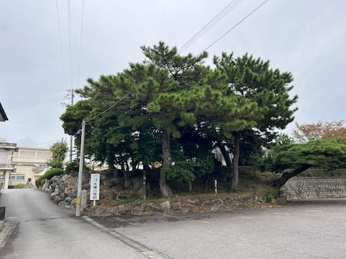 大塚小学校 校門前