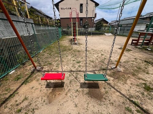 ブランコから