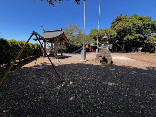 平田町チビッコ広場　ブランコ