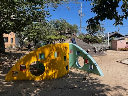 神倉公園　コンクリート遊具