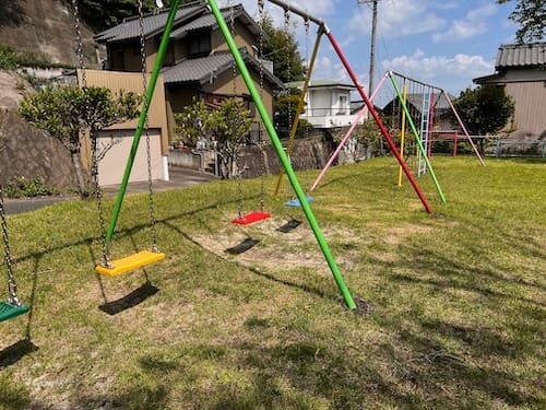 鹿島児童遊び場　遊具ブランコ