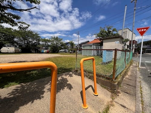 川東児童遊び場 入口