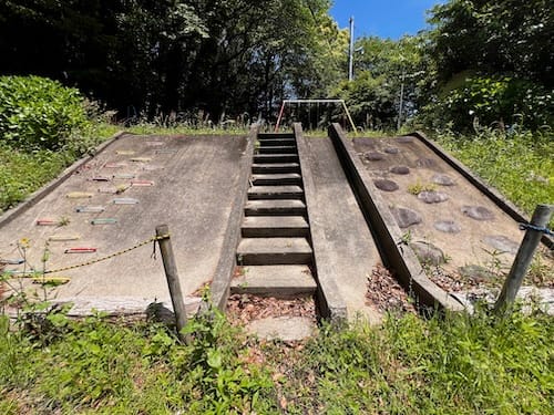 鞍掛児童遊び場 – 蒲郡の公園
