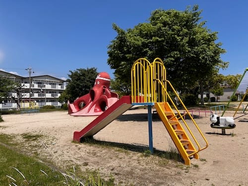 前田公園 すべり台とタコの山