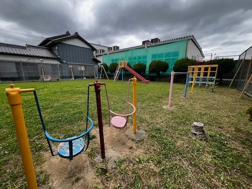 宮成中央児童遊園地 ブランコ、鉄棒、ジャングルジム