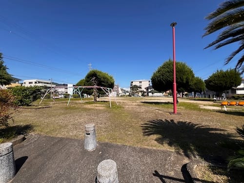 御幸公園 入口から