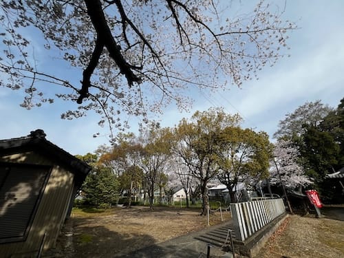 水竹児童遊園地　水竹神社と