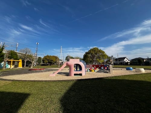 向山公園 ピンクの象