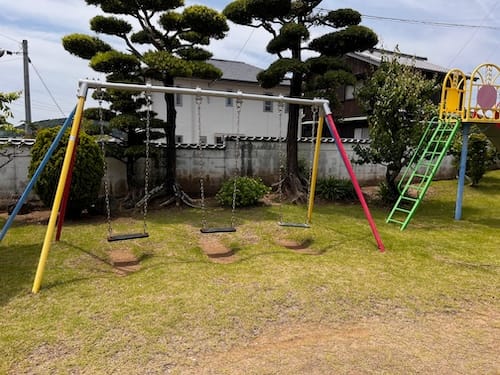 利生院チビッコ広場　遊具