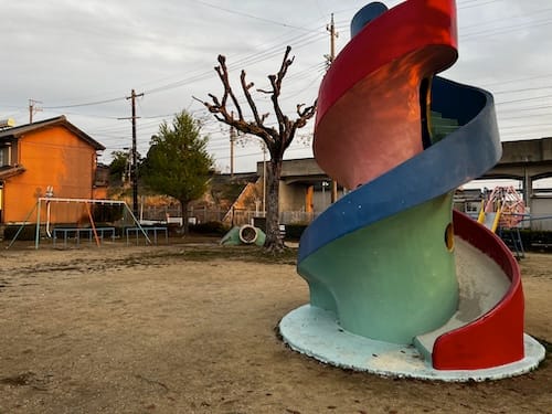 須田公園 コンクリート遊具