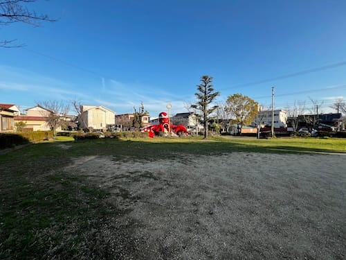 矢田公園　広場側