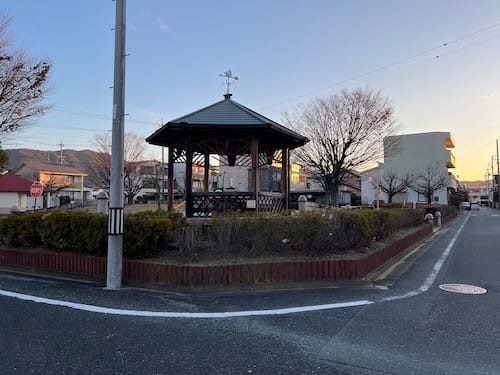 市道南西側の交差点から