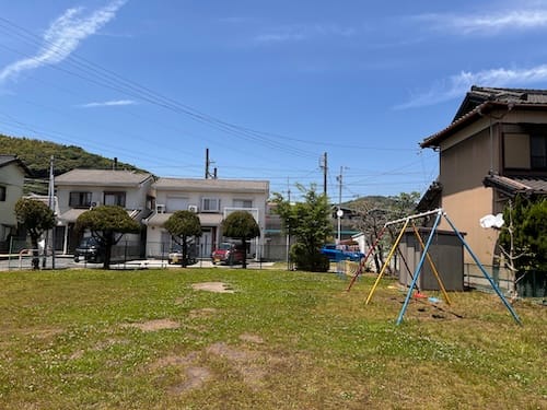 油井児童遊園地 広場