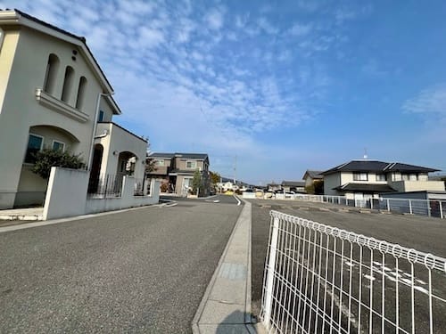 東双太山公園　前の通り