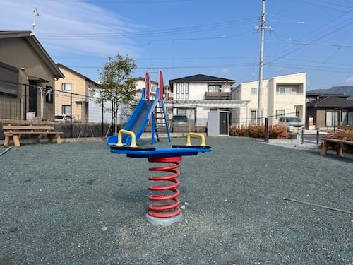 とよおか緑地　スプリング遊具
