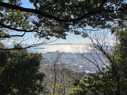 境内から蒲郡市街地、竹島、三河大島の眺望