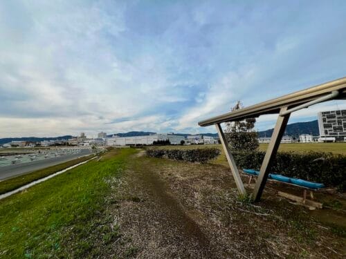 ベイパーク周辺の遊歩道と休憩所