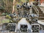 踊山神社 瓦