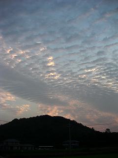 笠山と不思議な雲