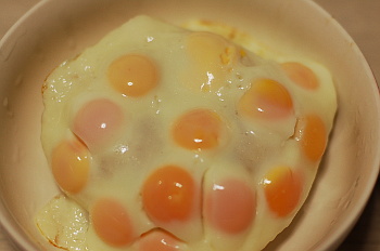 うずらの卵目玉焼き丼